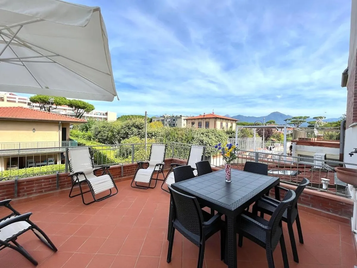 Villa Marina Di Pietrasanta With Private Pool 200M From The Beach Italy