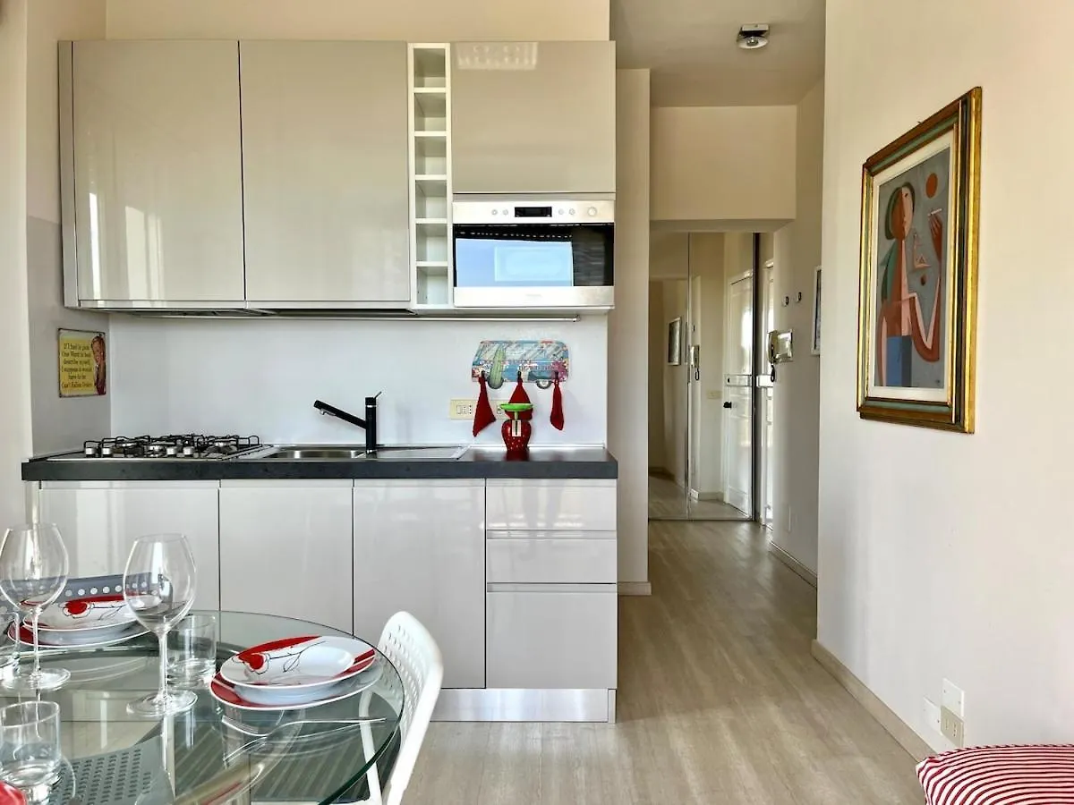 Apartment Villa Marina Di Pietrasanta With Private Pool 200M From The Beach