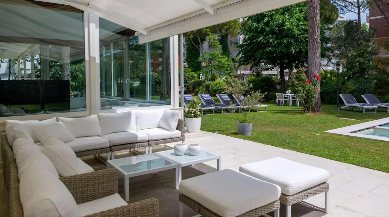 Apartment Villa Marina Di Pietrasanta With Private Pool 200M From The Beach