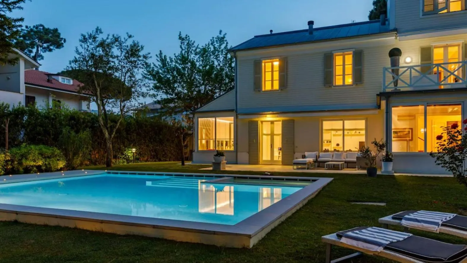 Apartment Villa Marina Di Pietrasanta With Private Pool 200M From The Beach