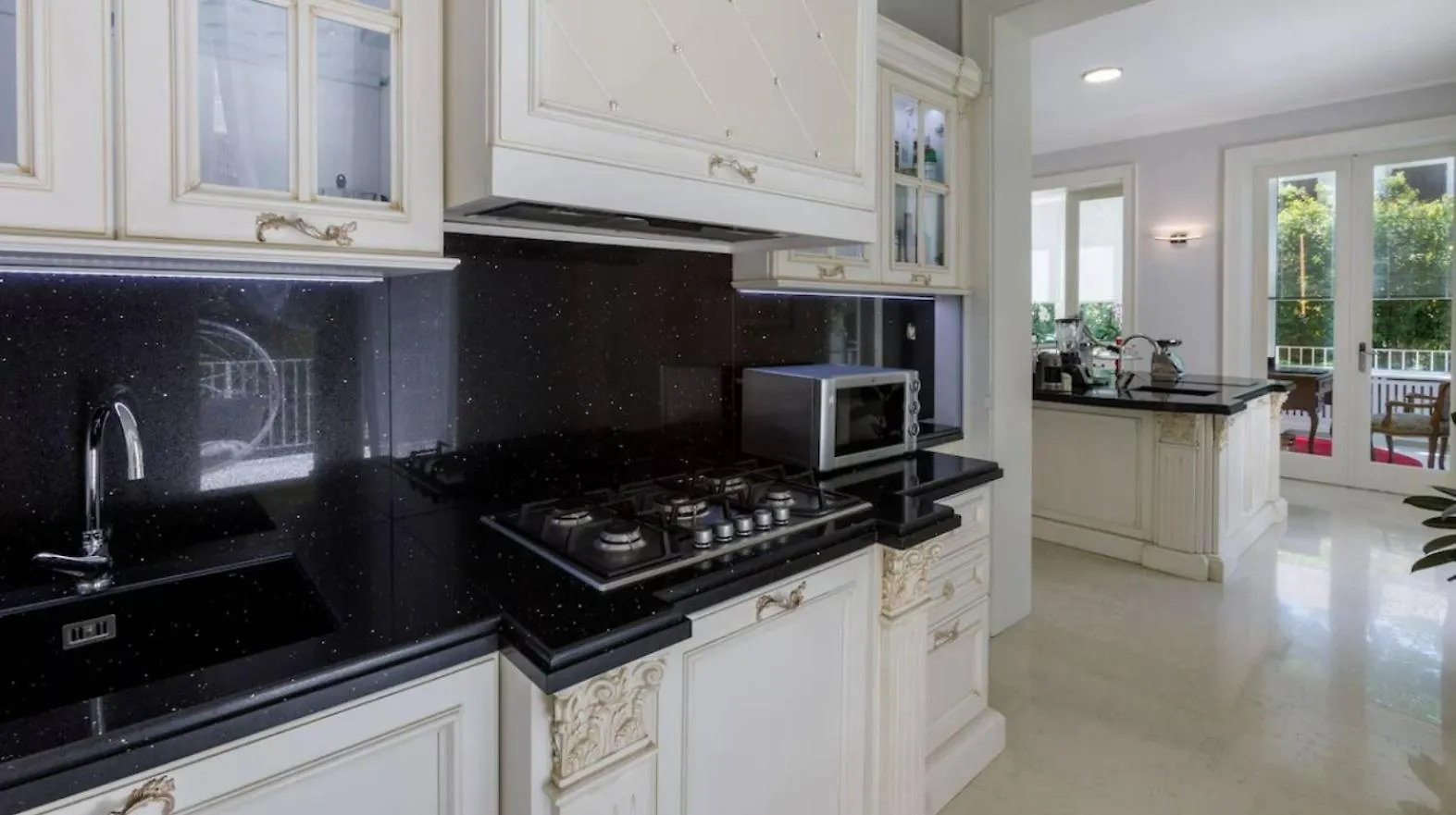 Apartment Villa Marina Di Pietrasanta With Private Pool 200M From The Beach