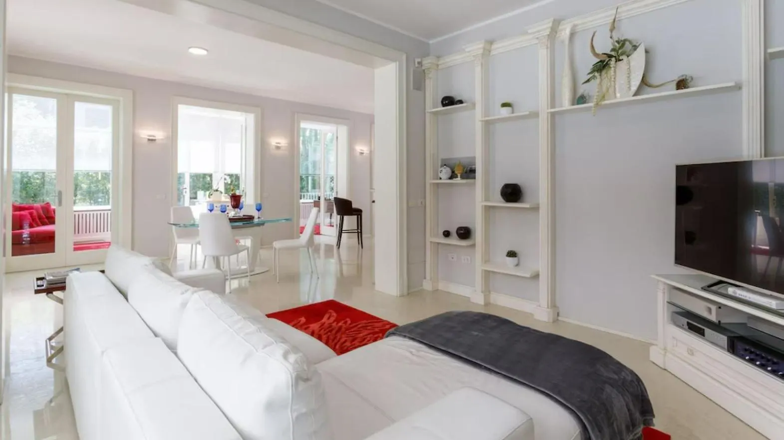 Apartment Villa Marina Di Pietrasanta With Private Pool 200M From The Beach